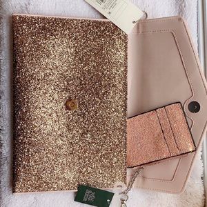 Magnetic Closure Clutch With ID Tether